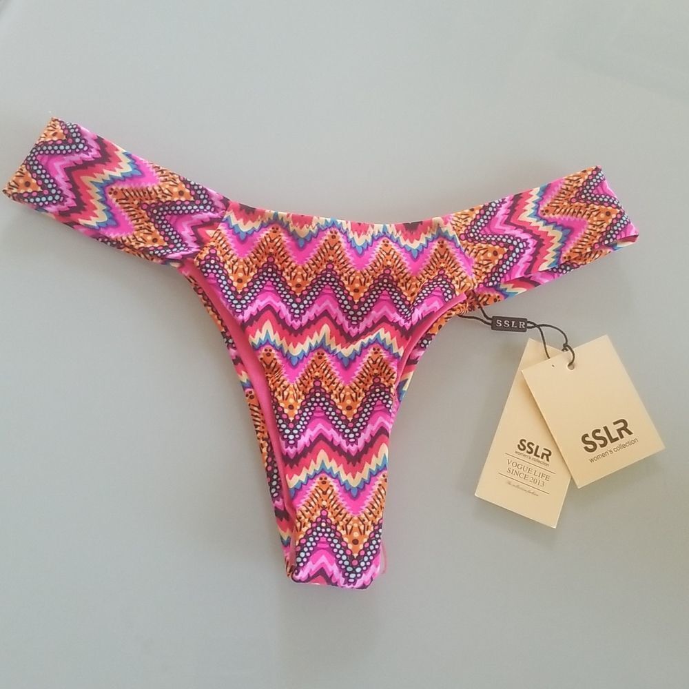 SSLR Thong Barbiecore‎ Dopamine Bikini Bottoms Size Medium New With Tags